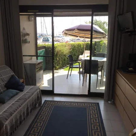 En Bord De Mer, Dans Une Marina Face A St Tropez Lejlighed Cogolin