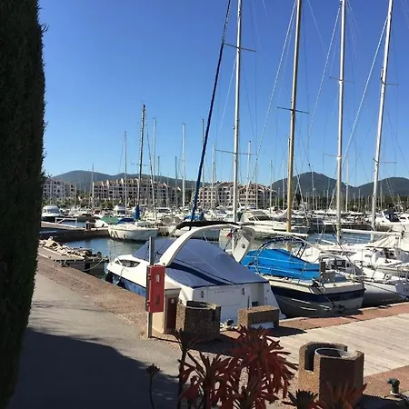 En Bord De Mer, Dans Une Marina Face A St Tropez Cogolin